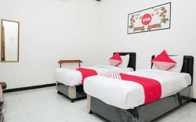 OYO 353 Loesje Guest House Syariah