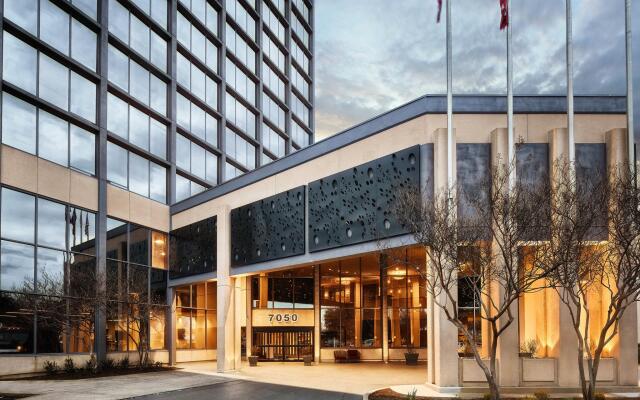 Crowne Plaza Dallas Market Ctr - Love Field by IHG