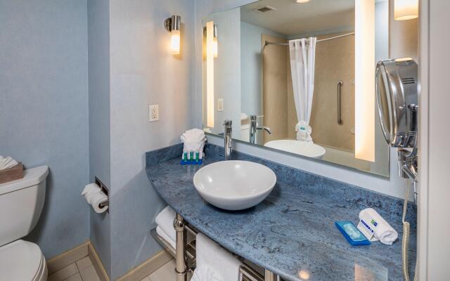 Holiday Inn Express and Suites Modesto by IHG