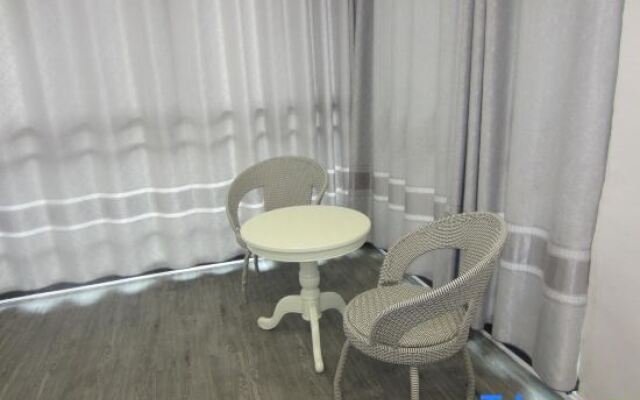 Qidong Baolian Fashion Inn