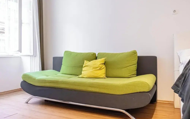 Cozy 2BR Apt With Excellent Connectivity