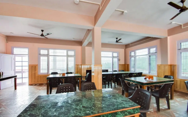 The Pine Stay by OYO Rooms