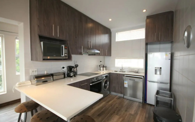 York Mews 14 by CTHA