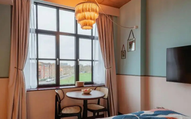room2 Chiswick