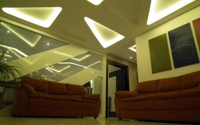 OYO 10179 Hotel Yavachi