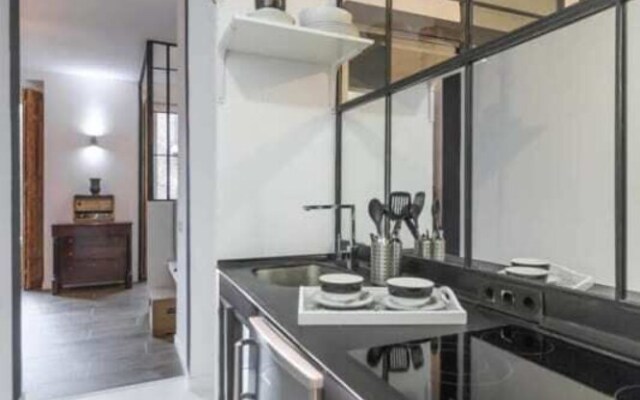Bright & Compact One Bed Apartment in Malasaña