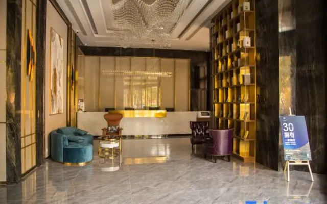 Starway Hotel (Zhengzhou Songshan Road Erqi Wanda Plaza)