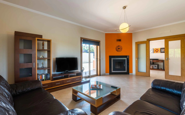 Spacious villa in Albufeira with private pool