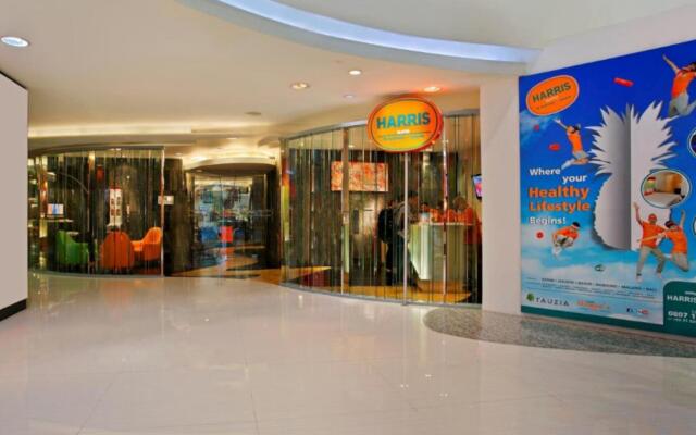 HARRIS Suites fx Sudirman