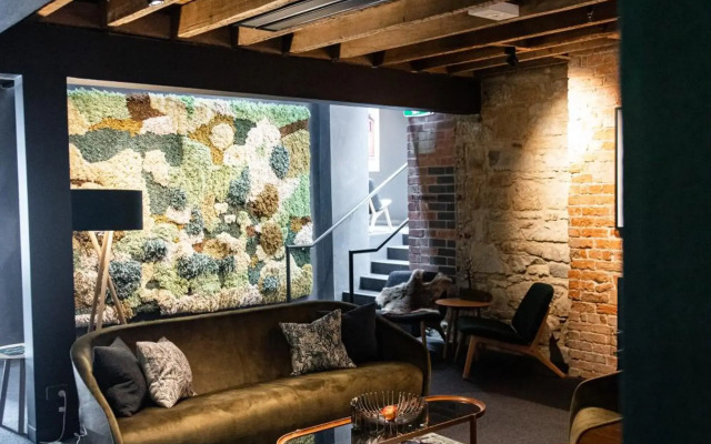 Moss Hotel