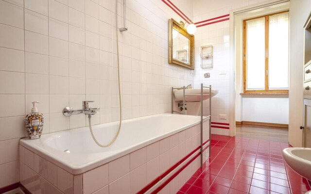 Stylish one Bedroom in the Heart of Bologna