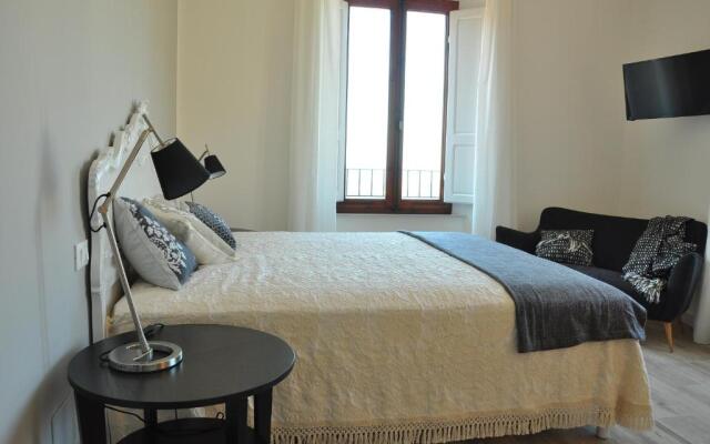 Al 32 B&B