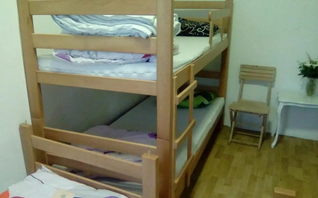 Hostel Jellostone