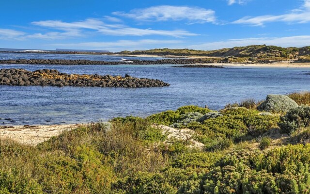 Hearn's Beachside Villa 3