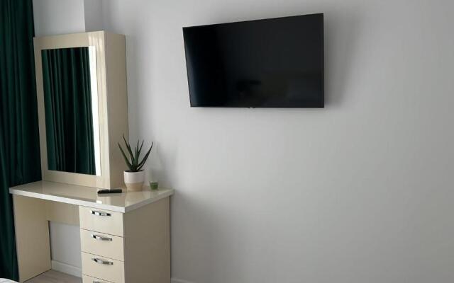 SEA ON Sunrise Apartment