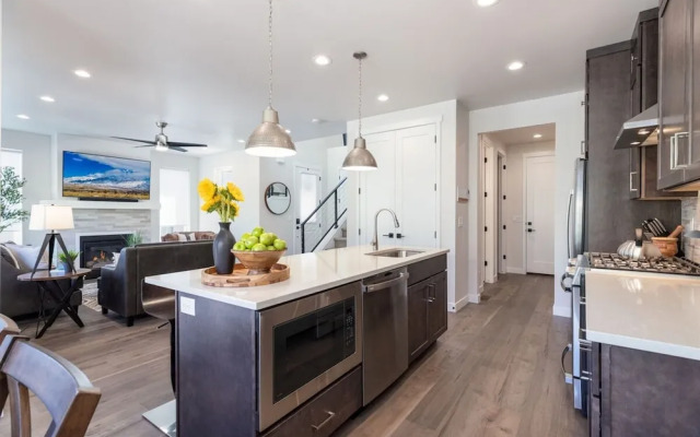 Hot Tub- Spacious-4br-deer Valley-mountain-view