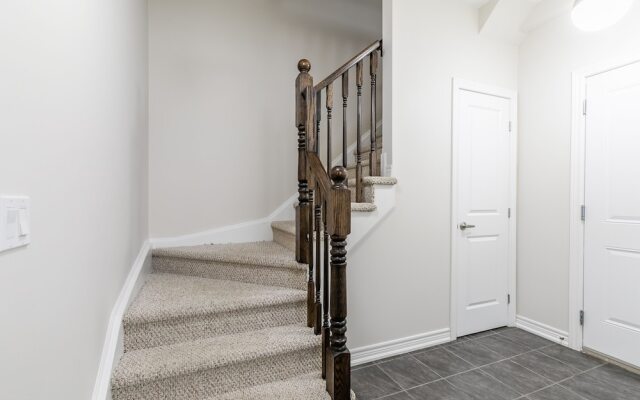 GLOBALSTAY. Modern Lake Ontario Townhomes