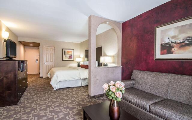 Clarion Inn Elmhurst - Oak Brook near I-88, I-290, I-294