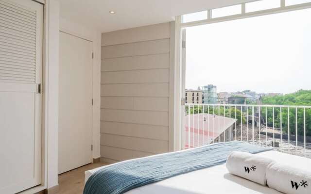 w Lovely 3BR With Modern Balcony in Panama