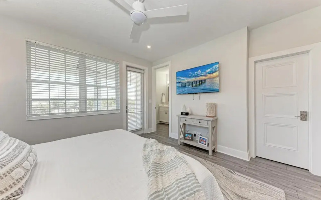 Sweet & Salty Beach House 3 Bedroom Home