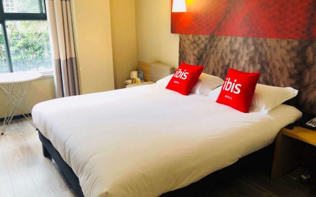 ibis Chengdu East Railway Station Hotel