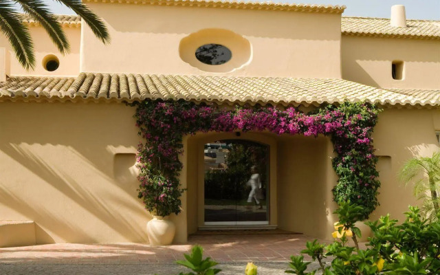 Vila Joya Home, Restaurant & Spa
