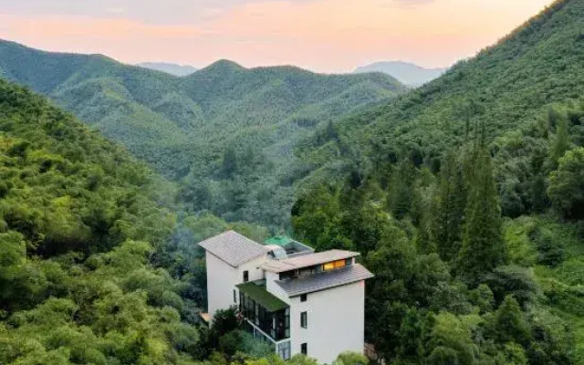 Yinlin · Moganshan Mid-Levels Beauty Hotel