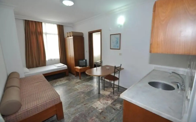 Blue Lagoon Apart Hotel
