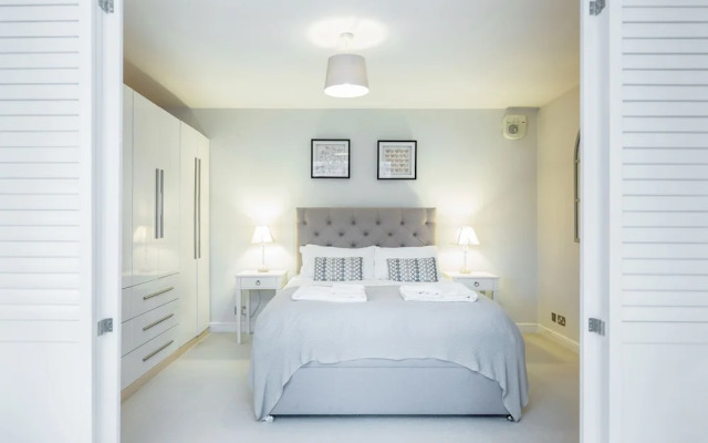 Putney Court - 1 Bed Apartment by BaseToGo