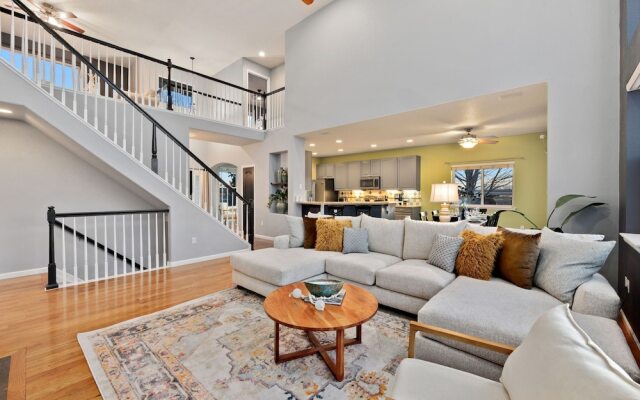 Spacious Home W/ Fun Amenities | Lake & Mtn Views