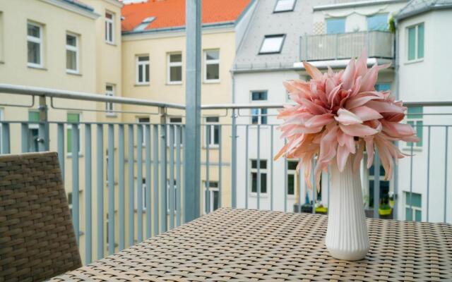 Vienna Residence Modern Apartment near Vienna Town Hall with huge balcony