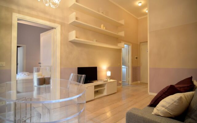 Ara Pacis Luxury Apartment