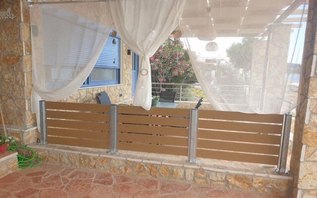 Maritinas Stone Apartment On The Beach