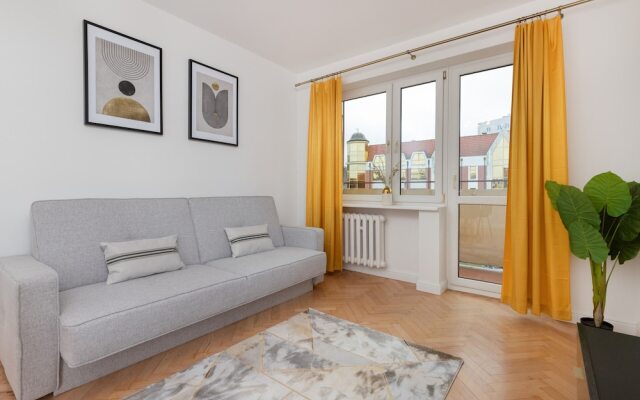 Apartment With Balcony Gdańsk by Renters