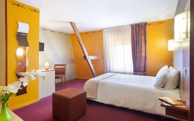 Brit Hotel Chinon le Lion d'Or
