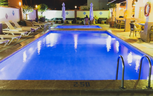 El Cortijo Apartments
