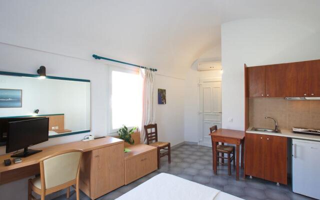 Sunrise Studios Perissa
