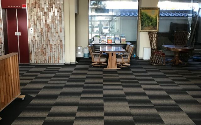 New Makomo Hotel