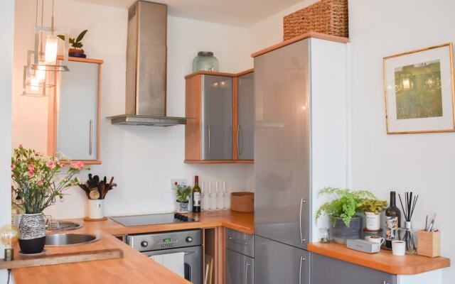 Bright 1 Bedroom Apartment in Seven Dials