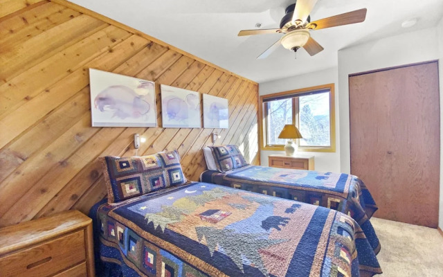 Cimarron 402 2 Bedroom Condo by RedAwning