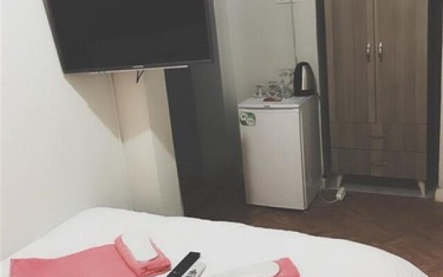 Blue Home Suit Hotel