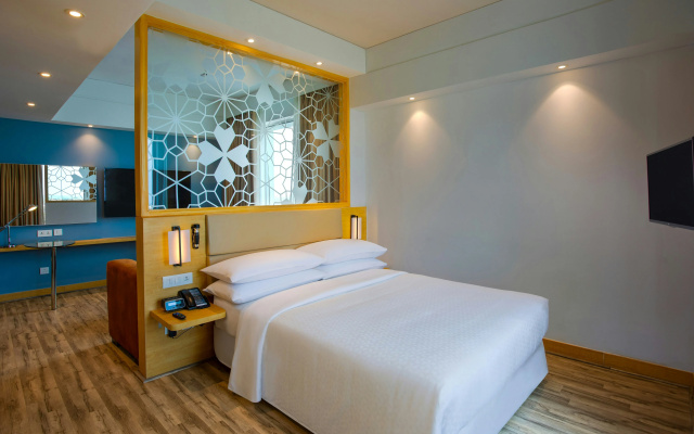 Holiday Inn Express Chennai Old Mahabalipuram Road – Guest Rooms – Chennai