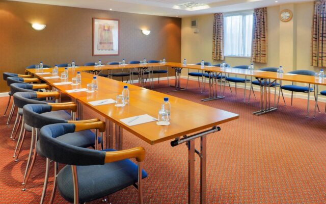 Knowsley Inn & Lounge