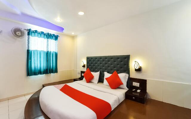 Collection O 11650 HOTEL GRAND APPLE
