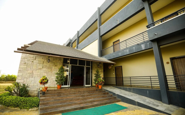 OYO 28365 Hotel The Cult