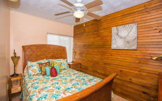 Gecko Getaway in West Bay - Condo #10
