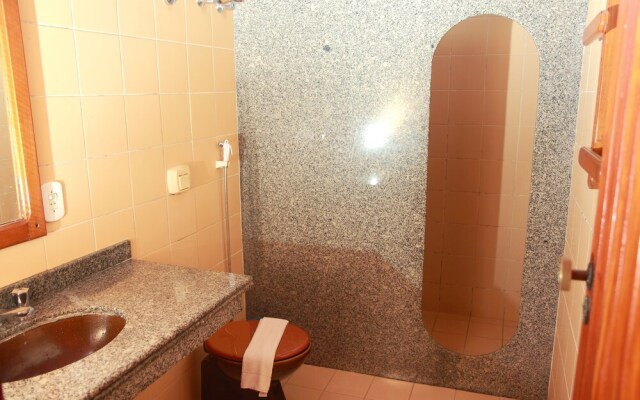 Oasis Praia Hotel