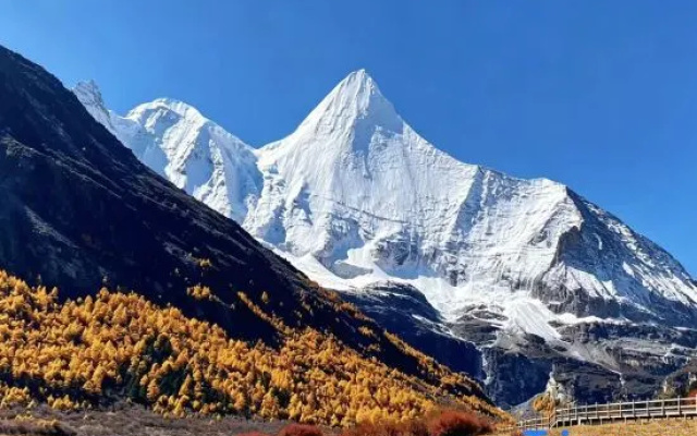Daocheng Yading starry sky  hotel — 2-star hotel in Daocheng