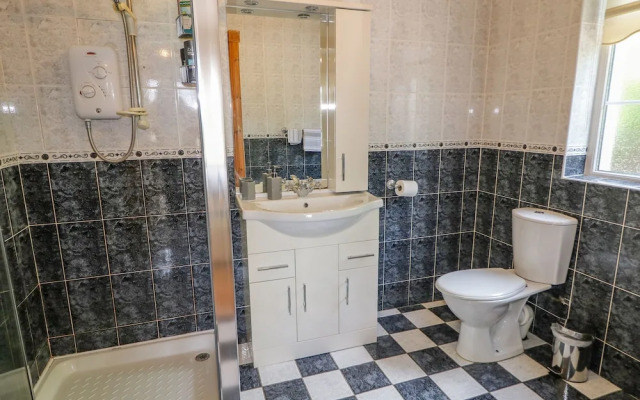 Willow Tree Farm House