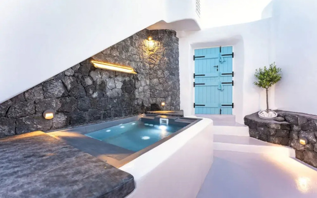 Kalamia Cave House